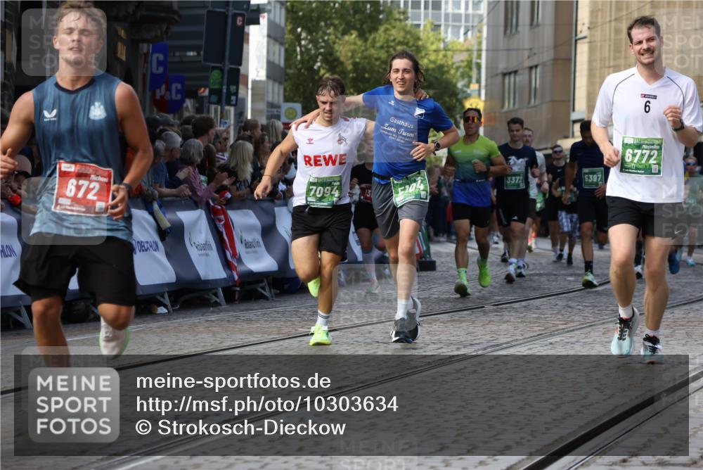 13.09.2026 - 21. swb-Marathon Bremen Strokosch-Dieckow http://msf.ph/oto/10303634 13.09.2026 13:23:56 Ziel 135, 672, 2371, 2409, 2485, 2490, 2560, 2627, 3078, 3138, 3173, 3642, 3856, 3861, 3939, 4601, 5231, 5908, 6157, 6843, 6848, 7216, 8095, 8290, 8560, 9088, 9196, 102, 776, 909, 1199, 2210, 2370, 2967, 3044, 3372, 5104, 5208, 5257, 5397, 5481, 5623, 6105, 6772, 7059, 7094, 8082, 8179, 9087, 13219 meine-sportfotos.de