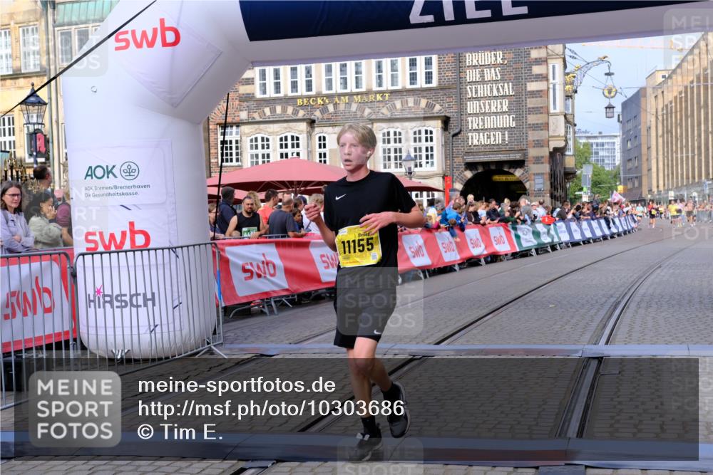 13.09.2026 - 21. swb-Marathon Bremen Tim E. http://msf.ph/oto/10303686 13.09.2026 10:46:54 Ziel 10590, 10897, 11110, 11155, 11287, 11356, 12035, 13511 meine-sportfotos.de