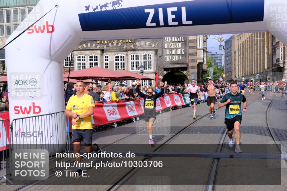 13.09.2026 - 21. swb-Marathon Bremen Tim E. http://msf.ph/oto/10303706 13.09.2026 10:47:07 Ziel 10289, 10445, 10504, 11199, 11212, 11608, 11661, 11783, 12364, 12375 meine-sportfotos.de