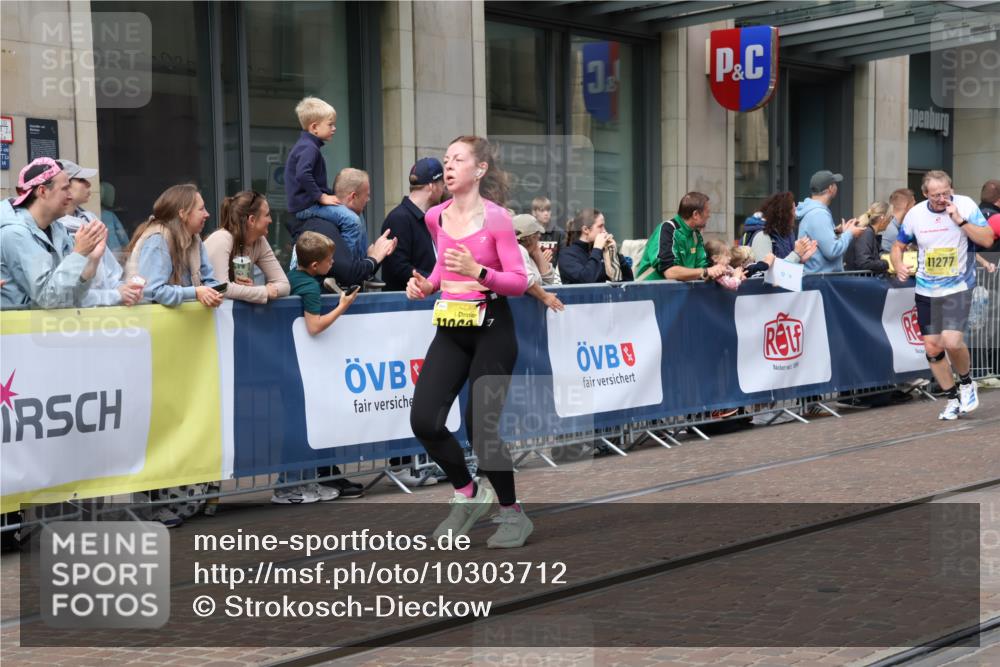 13.09.2026 - 21. swb-Marathon Bremen Strokosch-Dieckow http://msf.ph/oto/10303712 13.09.2026 10:51:49 Ziel 10218, 10588, 11277, 11285, 11371, 11376, 11487, 11555, 11610, 11869, 11877, 11962, 12319, 12349, 13578, 10162, 10183, 10281, 10334, 10348, 10467, 10641, 10763, 11145, 11273, 11542, 11685, 11733, 11777, 11784, 11787, 11962, 12329, 13631 meine-sportfotos.de