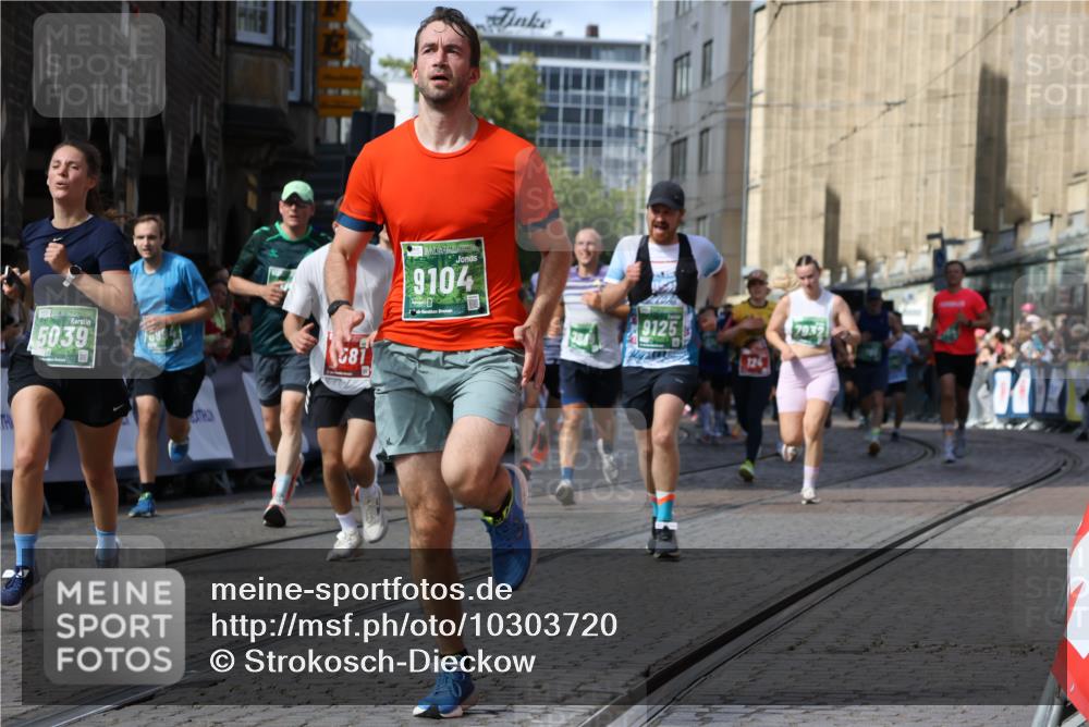 13.09.2026 - 21. swb-Marathon Bremen Strokosch-Dieckow http://msf.ph/oto/10303720 13.09.2026 13:30:02 Ziel 124, 716, 1073, 1243, 1581, 1861, 2076, 2289, 3030, 3320, 3618, 3667, 4115, 4575, 4576, 5244, 6006, 6127, 6384, 6725, 6930, 7079, 7093, 7384, 7426, 7884, 8481, 8594, 8612, 8771, 8899, 9049, 9534, 9747, 9770, 10013, 13031, 881, 1308, 1909, 1938, 2364, 4763, 5039, 5615, 6225, 6720, 6942, 6992, 6994, 7184, 7609, 7932, 7966, 8115, 8441, 9125, 9529 meine-sportfotos.de