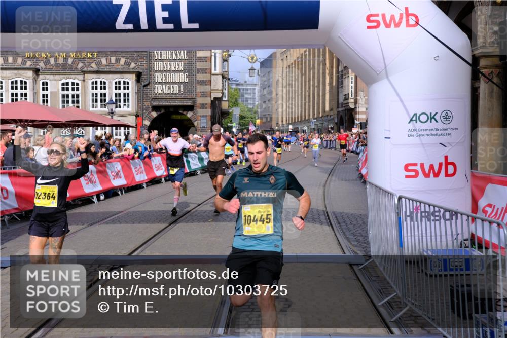 13.09.2026 - 21. swb-Marathon Bremen Tim E. http://msf.ph/oto/10303725 13.09.2026 10:47:08 Ziel 10289, 10445, 10504, 11199, 11212, 11608, 11661, 11783, 12364, 12375 meine-sportfotos.de