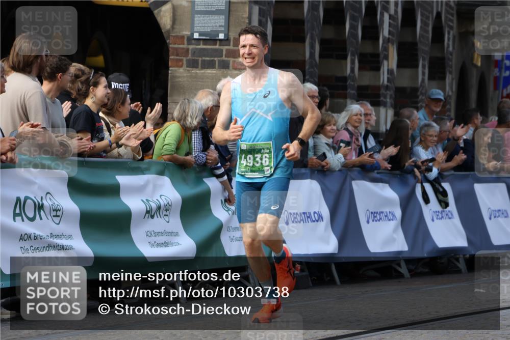 13.09.2026 - 21. swb-Marathon Bremen Strokosch-Dieckow http://msf.ph/oto/10303738 13.09.2026 12:56:34 Ziel 250, 6630, 901, 1288, 4936 meine-sportfotos.de