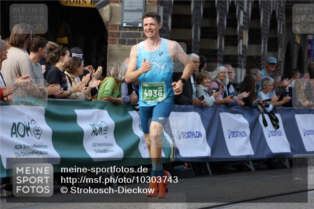 13.09.2026 - 21. swb-Marathon Bremen Strokosch-Dieckow http://msf.ph/oto/10303743 13.09.2026 12:56:34 Ziel 250, 6630, 901, 1288, 4936 meine-sportfotos.de