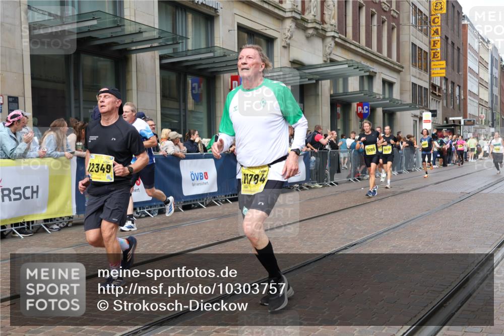 13.09.2026 - 21. swb-Marathon Bremen Strokosch-Dieckow http://msf.ph/oto/10303757 13.09.2026 10:51:51 Ziel 10218, 10588, 11277, 11285, 11371, 11376, 11487, 11555, 11610, 11869, 11877, 12319, 13578, 10162, 10183, 10281, 10334, 10348, 10467, 10641, 11145, 11273, 11542, 11685, 11733, 11777, 11784, 11787, 11962, 12329, 12349 meine-sportfotos.de