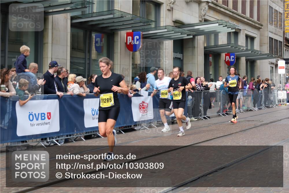 13.09.2026 - 21. swb-Marathon Bremen Strokosch-Dieckow http://msf.ph/oto/10303809 13.09.2026 10:51:53 Ziel 10218, 10588, 11285, 11371, 11376, 11487, 11555, 11610, 11869, 11877, 12319, 13578, 10162, 10183, 10281, 10348, 10467, 10641, 11273, 11277, 11542, 11685, 11733, 11777, 11784, 11787, 11962, 12329, 12349 meine-sportfotos.de
