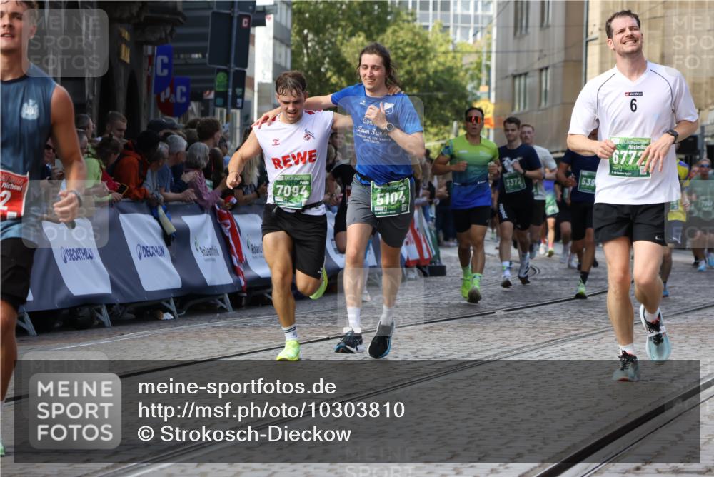 13.09.2026 - 21. swb-Marathon Bremen Strokosch-Dieckow http://msf.ph/oto/10303810 13.09.2026 13:23:56 Ziel 135, 672, 2371, 2409, 2485, 2490, 2560, 2627, 3078, 3138, 3173, 3642, 3856, 3861, 3939, 4601, 5231, 5908, 6157, 6843, 6848, 7216, 8095, 8290, 8560, 9088, 9196, 102, 776, 909, 1199, 2210, 2370, 2967, 3044, 3372, 5104, 5208, 5257, 5397, 5481, 5623, 6105, 6772, 7059, 7094, 8082, 8179, 9087, 13219 meine-sportfotos.de