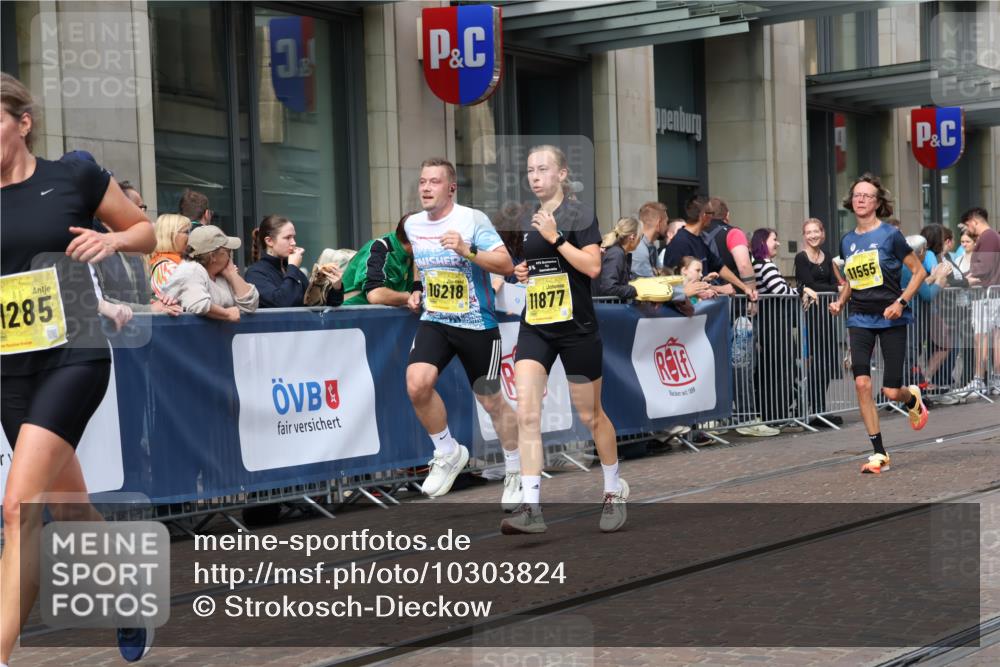 13.09.2026 - 21. swb-Marathon Bremen Strokosch-Dieckow http://msf.ph/oto/10303824 13.09.2026 10:51:53 Ziel 10218, 10588, 11285, 11371, 11376, 11487, 11555, 11610, 11869, 11877, 12319, 13578, 10162, 10183, 10281, 10348, 10467, 10641, 11273, 11277, 11542, 11685, 11733, 11777, 11784, 11787, 11962, 12329, 12349 meine-sportfotos.de