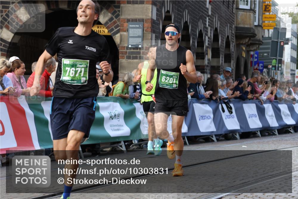 13.09.2026 - 21. swb-Marathon Bremen Strokosch-Dieckow http://msf.ph/oto/10303831 13.09.2026 12:56:56 Ziel 901, 1212, 1288, 4936, 13224, 365, 573, 850, 3368, 6201 meine-sportfotos.de