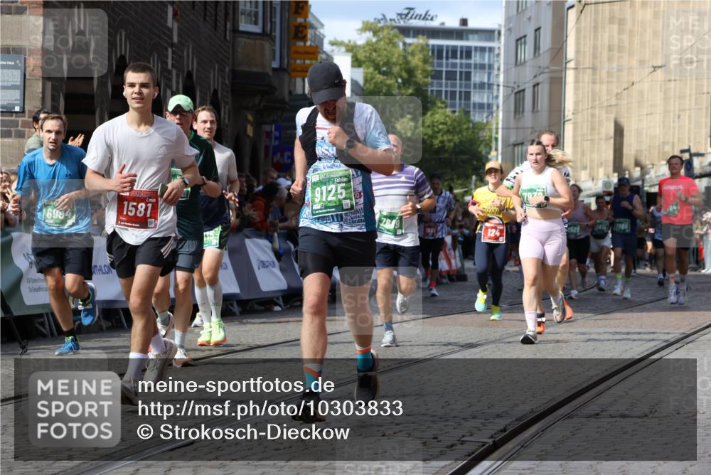 13.09.2026 - 21. swb-Marathon Bremen Strokosch-Dieckow http://msf.ph/oto/10303833 13.09.2026 13:30:04 Ziel 109, 124, 454, 716, 1073, 1173, 1243, 1581, 1861, 2289, 3030, 3320, 3618, 3667, 3908, 4115, 4524, 4575, 4576, 6006, 6127, 6384, 6725, 6930, 7079, 7093, 7384, 7884, 8267, 8481, 8594, 8612, 8771, 8899, 9049, 9534, 9747, 9770, 10013, 13031, 881, 1909, 1938, 2364, 4763, 5615, 6225, 6942, 6992, 6994, 7184, 7609, 7932, 7966, 8115, 8441, 9015, 9529 meine-sportfotos.de