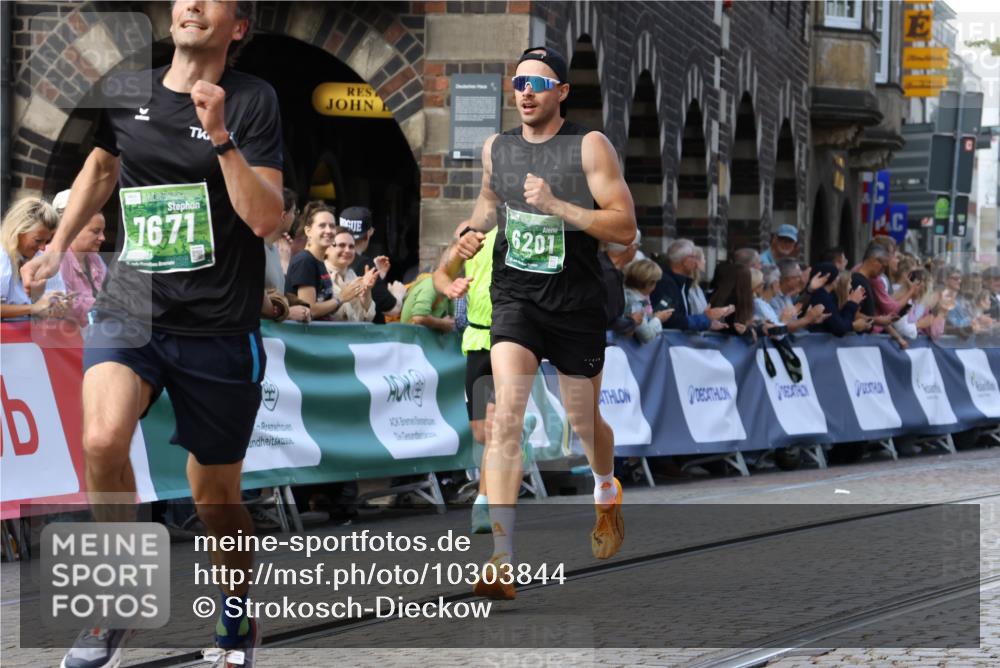 13.09.2026 - 21. swb-Marathon Bremen Strokosch-Dieckow http://msf.ph/oto/10303844 13.09.2026 12:56:56 Ziel 901, 1212, 1288, 4936, 13224, 365, 573, 850, 3368, 6201 meine-sportfotos.de