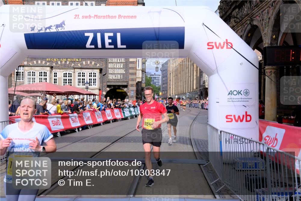 13.09.2026 - 21. swb-Marathon Bremen Tim E. http://msf.ph/oto/10303847 13.09.2026 10:47:17 Ziel 10289, 10445, 10504, 10744, 11060, 11199, 11212, 11344, 11608, 11661, 11783, 12364, 12375, 12415, 12470, 13613 meine-sportfotos.de