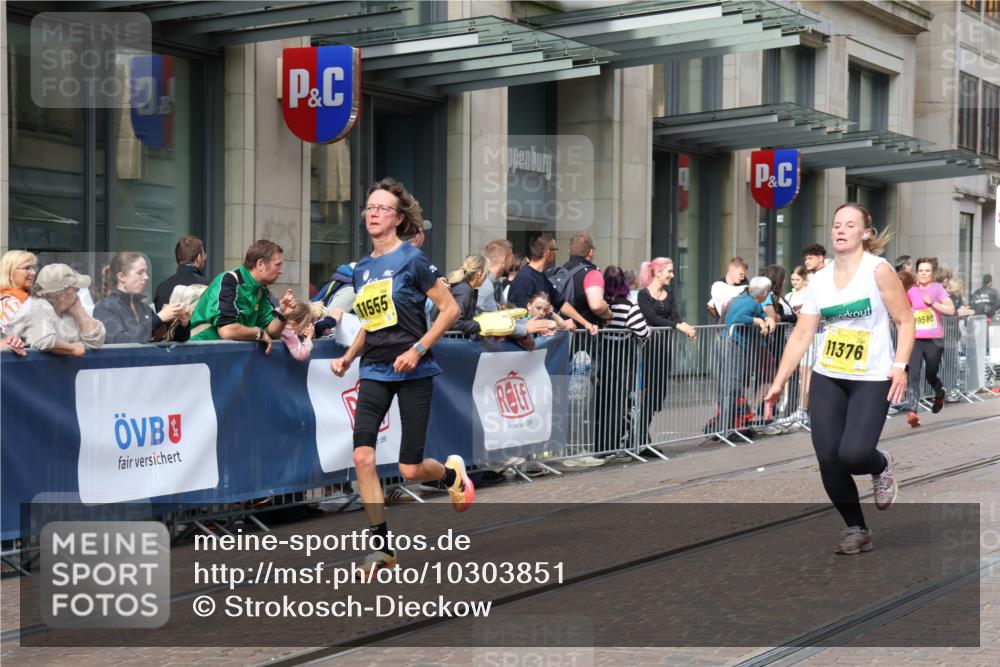 13.09.2026 - 21. swb-Marathon Bremen Strokosch-Dieckow http://msf.ph/oto/10303851 13.09.2026 10:51:55 Ziel 10588, 11371, 11376, 11487, 11555, 11610, 11869, 11877, 12319, 13578, 10162, 10183, 10218, 10281, 10348, 10467, 10641, 11273, 11277, 11285, 11376, 11542, 11555, 11685, 11733, 11777, 11784, 11869, 11962, 12329, 12349 meine-sportfotos.de