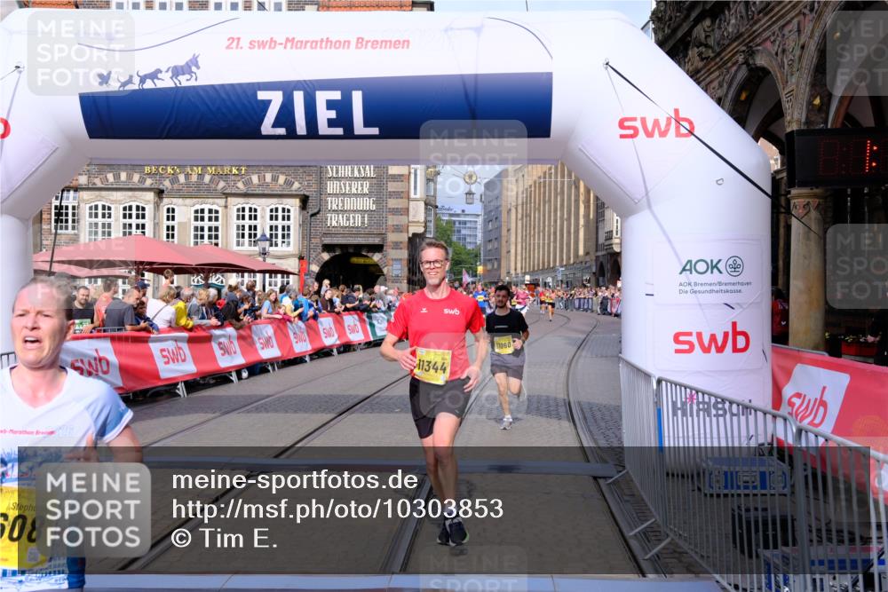 13.09.2026 - 21. swb-Marathon Bremen Tim E. http://msf.ph/oto/10303853 13.09.2026 10:47:17 Ziel 10289, 10445, 10504, 10744, 11060, 11199, 11212, 11344, 11608, 11661, 11783, 12364, 12375, 12415, 12470, 13613 meine-sportfotos.de