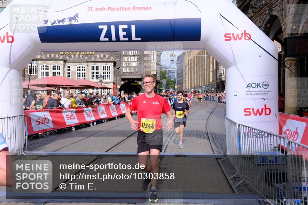 13.09.2026 - 21. swb-Marathon Bremen Tim E. http://msf.ph/oto/10303858 13.09.2026 10:47:17 Ziel 10289, 10445, 10504, 10744, 11060, 11199, 11212, 11344, 11608, 11661, 11783, 12364, 12375, 12415, 12470, 13613 meine-sportfotos.de