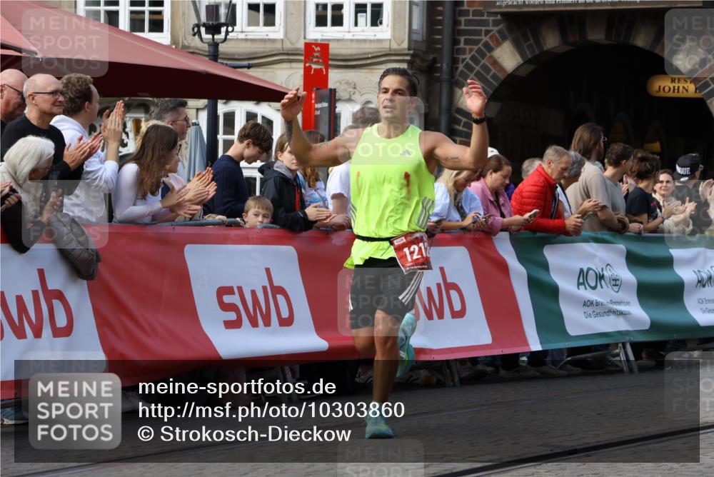 13.09.2026 - 21. swb-Marathon Bremen Strokosch-Dieckow http://msf.ph/oto/10303860 13.09.2026 12:56:58 Ziel 901, 1212, 1288, 4936, 13224, 365, 573, 850, 3368 meine-sportfotos.de