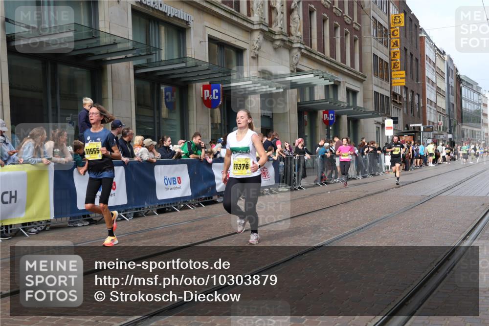 13.09.2026 - 21. swb-Marathon Bremen Strokosch-Dieckow http://msf.ph/oto/10303879 13.09.2026 10:51:56 Ziel 10588, 11371, 11487, 11610, 11877, 12319, 13578, 10162, 10183, 10218, 10281, 10348, 10467, 10641, 11273, 11277, 11285, 11376, 11542, 11555, 11685, 11733, 11777, 11784, 11869, 11962, 12329, 12349 meine-sportfotos.de