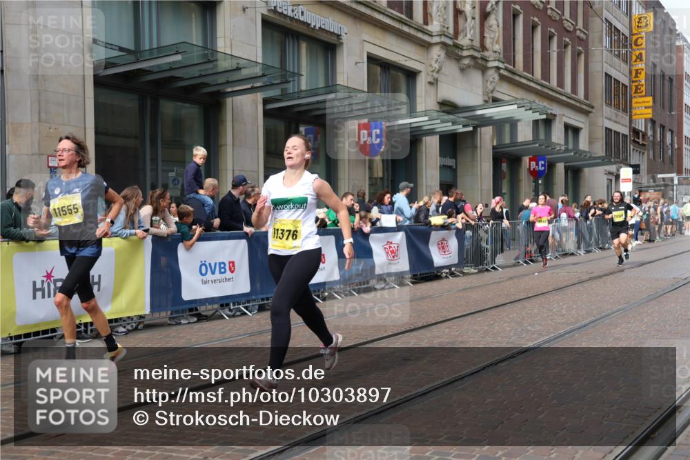 13.09.2026 - 21. swb-Marathon Bremen Strokosch-Dieckow http://msf.ph/oto/10303897 13.09.2026 10:51:56 Ziel 10588, 11371, 11487, 11610, 11877, 12319, 13578, 10162, 10183, 10218, 10281, 10348, 10467, 10641, 11273, 11277, 11285, 11376, 11542, 11555, 11685, 11733, 11777, 11784, 11869, 11962, 12329, 12349 meine-sportfotos.de