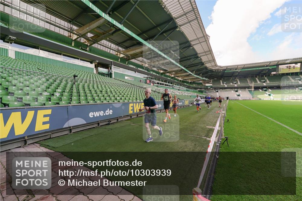 13.09.2026 - 21. swb-Marathon Bremen Michael Burmester http://msf.ph/oto/10303939 13.09.2026 12:47:09 Laufen im Stadion 195, 384, 538, 567, 604, 621, 697, 868, 1034, 1181, 1241, 1554, 1863, 2021, 2084, 2087, 2266, 2297, 2538, 2646, 2809, 2889, 2956, 3118, 3196, 3242, 3284, 3297, 3424, 3466, 3520, 3794, 4025, 4236, 4239, 4614, 4729, 4777, 4808, 4992, 5024, 5238, 5283, 5674, 5719, 5725, 5803, 5976, 6053, 6686, 6708, 6784, 6815, 7102, 7336, 7538, 7814, 7871, 8060, 8319, 8325, 8331, 8334, 8611, 8621, 8670, 8701, 8756, 8980, 8983, 9061, 9273, 9495, 9544, 9689, 9813, 9918, 13034, 439 meine-sportfotos.de