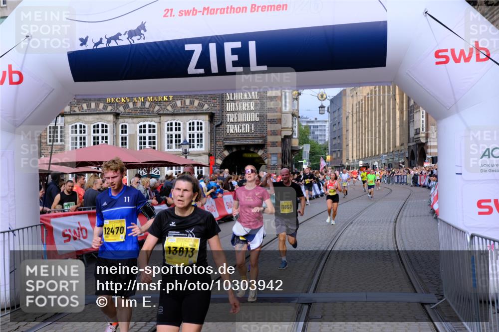 13.09.2026 - 21. swb-Marathon Bremen Tim E. http://msf.ph/oto/10303942 13.09.2026 10:47:25 Ziel 10289, 10744, 11060, 11199, 11212, 11344, 11462, 11608, 11650, 11651, 11783, 11814, 12298, 12415, 12470, 13589, 13613 meine-sportfotos.de