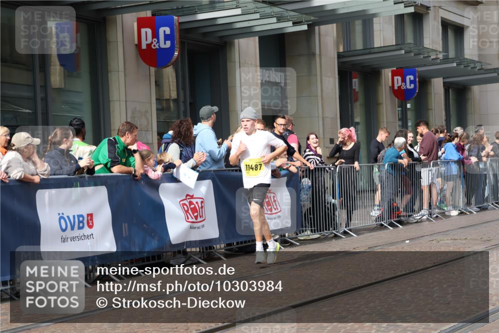13.09.2026 - 21. swb-Marathon Bremen Strokosch-Dieckow http://msf.ph/oto/10303984 13.09.2026 10:52:00 Ziel 10588, 10761, 10958, 11371, 11487, 11604, 11605, 11610, 11669, 12319, 13578, 10162, 10183, 10218, 10281, 10348, 10467, 10641, 11273, 11277, 11285, 11376, 11542, 11555, 11685, 11733, 11777, 11784, 11869, 11877, 11962, 12329, 12349 meine-sportfotos.de