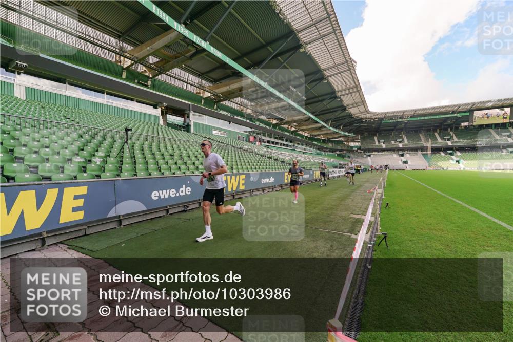 13.09.2026 - 21. swb-Marathon Bremen Michael Burmester http://msf.ph/oto/10303986 13.09.2026 12:47:42 Laufen im Stadion 382, 384, 538, 604, 621, 868, 889, 1554, 1872, 1925, 2021, 2087, 2266, 2538, 2605, 2646, 2809, 2844, 2956, 3110, 3118, 3127, 3196, 3242, 3284, 3297, 3424, 3466, 3520, 3794, 3910, 4025, 4236, 4239, 4614, 4712, 4729, 4777, 4808, 4992, 5024, 5238, 5283, 5674, 5725, 5803, 5976, 6025, 6053, 6058, 6686, 6708, 6784, 6815, 6951, 7102, 7399, 7538, 7803, 7814, 7871, 8060, 8334, 8611, 8621, 8706, 8877, 8973, 8980, 8981, 8983, 9010, 9061, 9429, 9544, 9689, 9813, 9918, 13034 meine-sportfotos.de