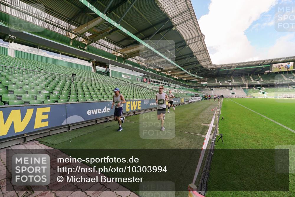 13.09.2026 - 21. swb-Marathon Bremen Michael Burmester http://msf.ph/oto/10303994 13.09.2026 12:47:45 Laufen im Stadion 382, 384, 538, 604, 621, 868, 889, 1349, 1554, 1872, 1925, 2021, 2087, 2266, 2538, 2605, 2646, 2809, 2844, 2956, 3110, 3118, 3127, 3196, 3242, 3284, 3297, 3424, 3466, 3520, 3794, 3910, 4025, 4236, 4239, 4614, 4712, 4729, 4777, 4808, 4992, 5024, 5238, 5283, 5674, 5725, 5803, 5976, 6025, 6053, 6058, 6686, 6708, 6784, 6815, 6951, 7102, 7399, 7538, 7803, 7814, 7871, 8060, 8334, 8611, 8621, 8706, 8877, 8973, 8980, 8981, 8983, 9010, 9061, 9429, 9544, 9689, 9813, 9918, 13034 meine-sportfotos.de