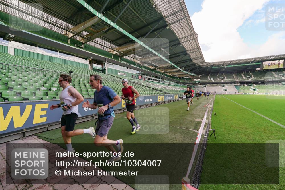 13.09.2026 - 21. swb-Marathon Bremen Michael Burmester http://msf.ph/oto/10304007 13.09.2026 12:47:54 Laufen im Stadion 382, 384, 538, 604, 621, 826, 868, 889, 1349, 1554, 1872, 1925, 2021, 2266, 2538, 2605, 2646, 2809, 2844, 2956, 3110, 3118, 3127, 3196, 3242, 3284, 3297, 3424, 3466, 3520, 3794, 3910, 4025, 4236, 4239, 4614, 4712, 4729, 4777, 4808, 4992, 5024, 5725, 5803, 5976, 6025, 6053, 6058, 6686, 6708, 6784, 6815, 6951, 7064, 7102, 7399, 7538, 7636, 7803, 7814, 7871, 8060, 8334, 8611, 8621, 8706, 8877, 8973, 8980, 8981, 8983, 9010, 9061, 9429, 9544, 9689, 9813, 9918, 13034 meine-sportfotos.de