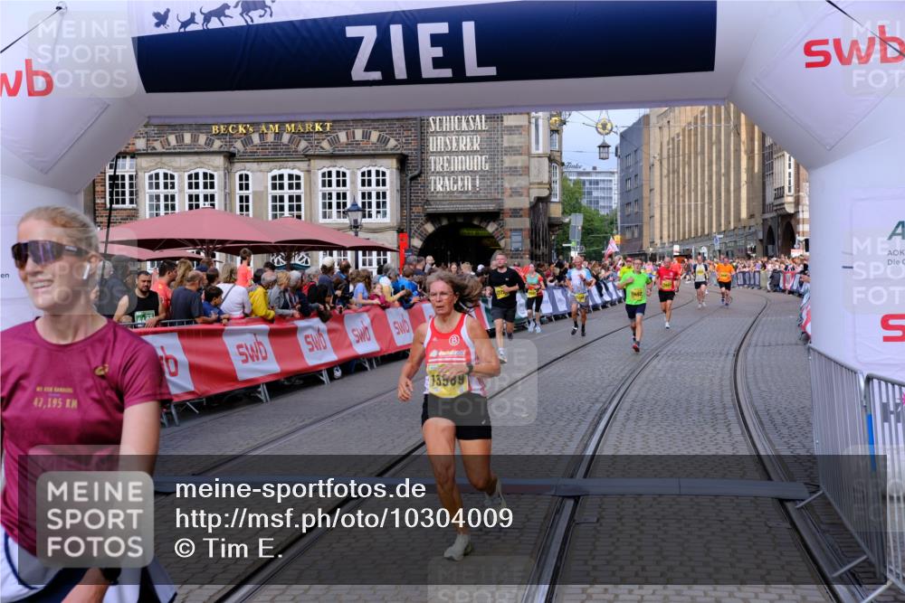 13.09.2026 - 21. swb-Marathon Bremen Tim E. http://msf.ph/oto/10304009 13.09.2026 10:47:29 Ziel 10319, 10744, 11060, 11187, 11344, 11462, 11650, 11651, 11814, 12048, 12298, 12415, 12470, 13528, 13545, 13589, 13613 meine-sportfotos.de