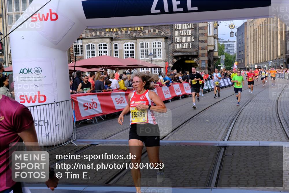 13.09.2026 - 21. swb-Marathon Bremen Tim E. http://msf.ph/oto/10304029 13.09.2026 10:47:30 Ziel 10319, 10744, 10898, 11060, 11187, 11269, 11462, 11650, 11651, 11814, 12048, 12298, 12415, 12470, 13528, 13545, 13589, 13613 meine-sportfotos.de