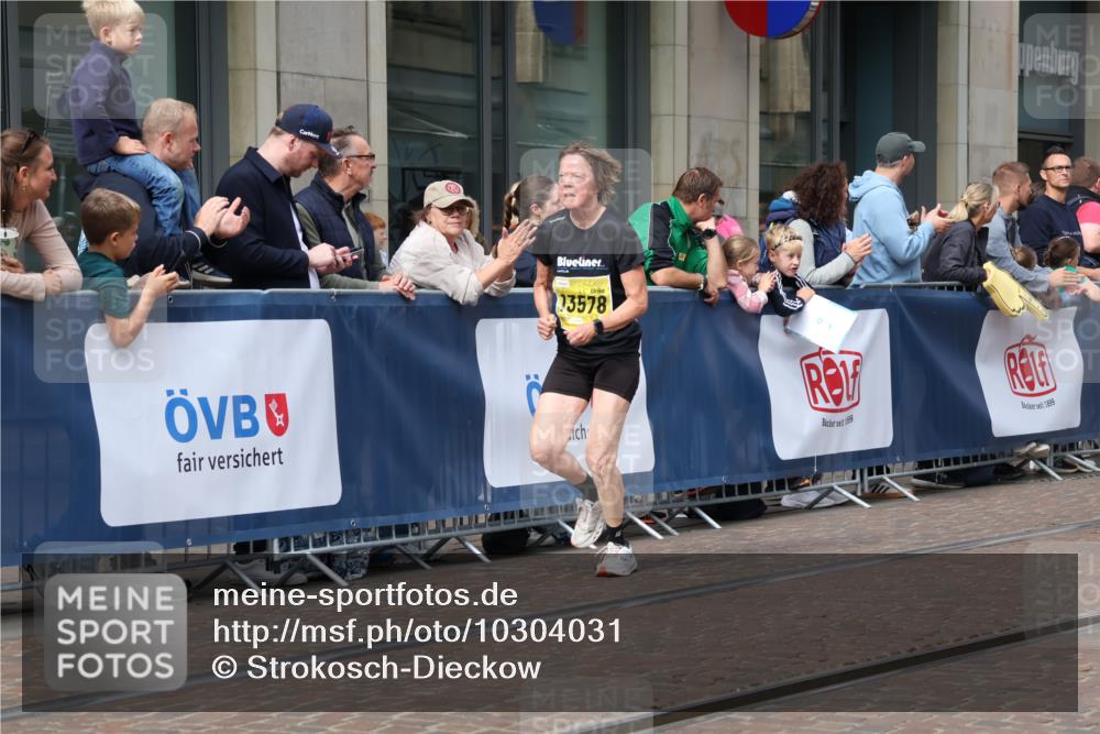 13.09.2026 - 21. swb-Marathon Bremen Strokosch-Dieckow http://msf.ph/oto/10304031 13.09.2026 10:52:09 Ziel 10761, 10812, 10906, 10958, 11109, 11350, 11371, 11604, 11605, 11610, 11669, 12319, 12361, 12439, 12533, 13578, 10183, 10218, 10588, 10641, 11277, 11285, 11376, 11487, 11555, 11685, 11777, 11784, 11869, 11877, 11962, 12349, 13578 meine-sportfotos.de