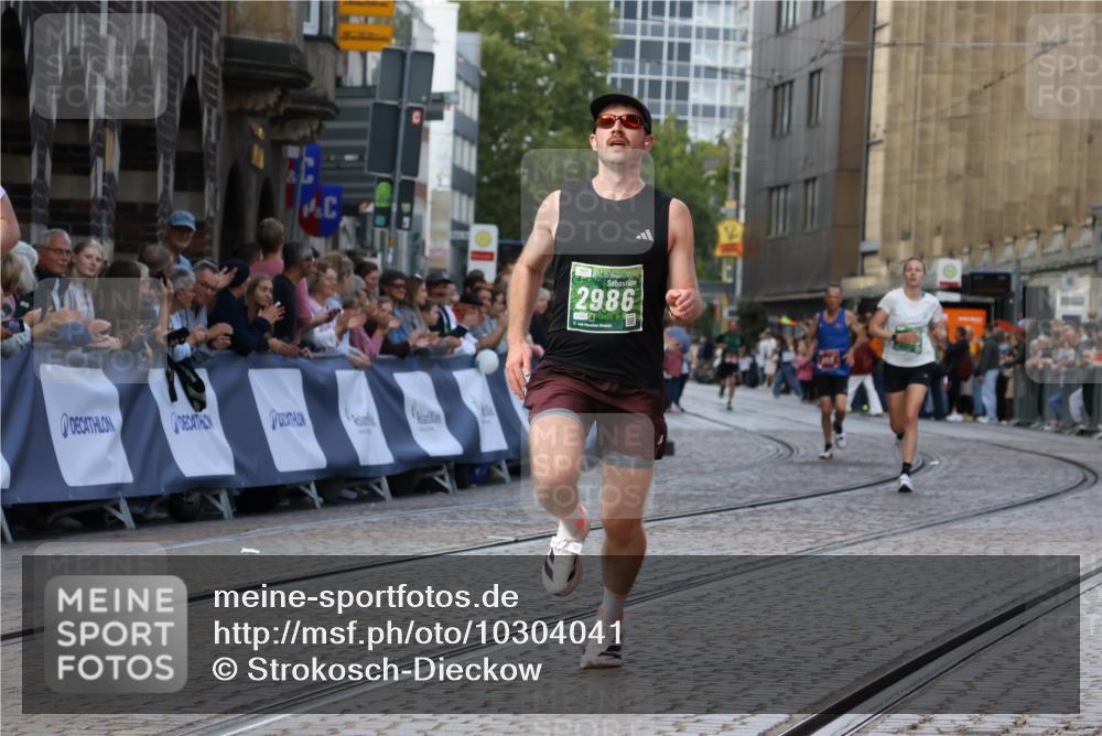 13.09.2026 - 21. swb-Marathon Bremen Strokosch-Dieckow http://msf.ph/oto/10304041 13.09.2026 12:57:27 Ziel 365, 573, 850, 3368, 5912, 6201, 919, 4795 meine-sportfotos.de