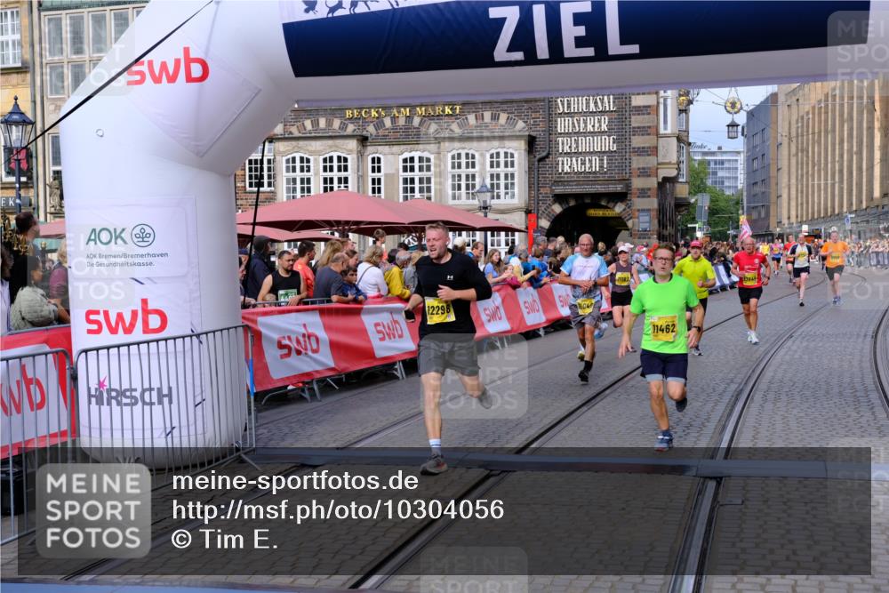 13.09.2026 - 21. swb-Marathon Bremen Tim E. http://msf.ph/oto/10304056 13.09.2026 10:47:32 Ziel 10319, 10744, 10898, 11187, 11269, 11462, 11650, 11651, 11814, 12048, 12195, 12298, 12415, 12470, 13528, 13545, 13589, 13613 meine-sportfotos.de
