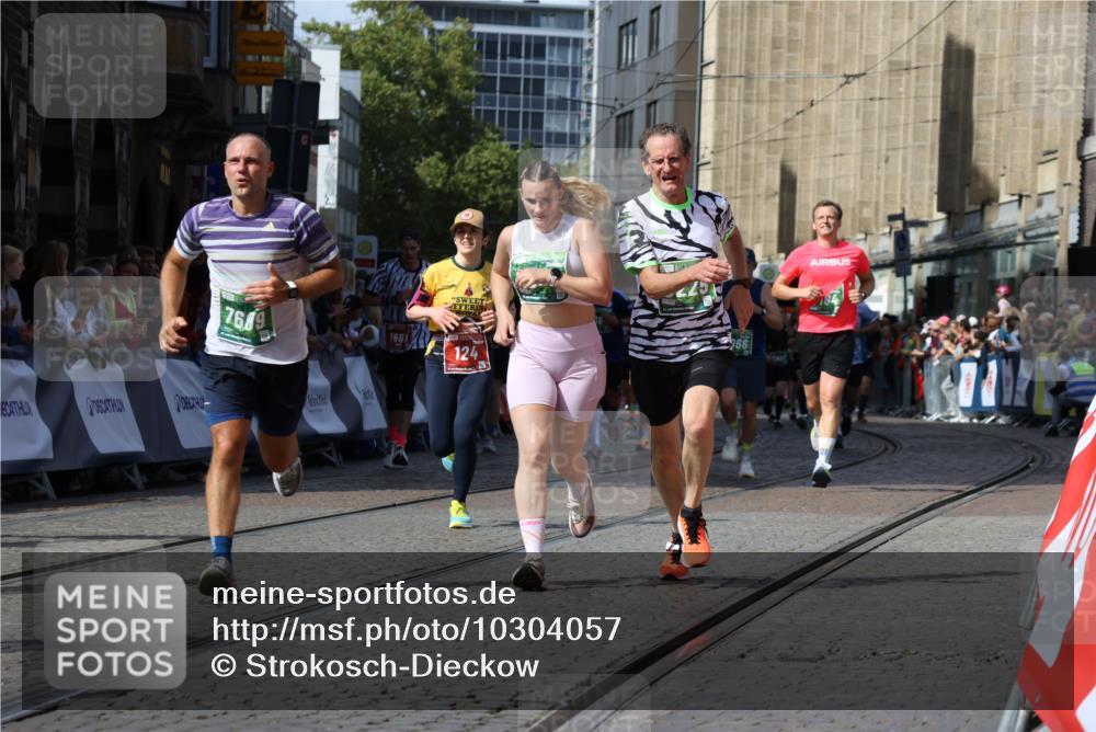 13.09.2026 - 21. swb-Marathon Bremen Strokosch-Dieckow http://msf.ph/oto/10304057 13.09.2026 13:30:05 Ziel 109, 124, 454, 716, 1073, 1173, 1581, 1861, 2289, 3320, 3618, 3667, 3908, 4115, 4524, 4575, 4576, 6006, 6127, 6384, 6725, 6930, 7079, 7093, 7384, 7884, 8267, 8481, 8594, 8612, 8771, 8899, 9049, 9534, 9747, 9770, 10013, 13031, 881, 1909, 1938, 2265, 2364, 4763, 5615, 6225, 6942, 6992, 6994, 7184, 7609, 7932, 7966, 8105, 8115, 8441, 9015, 9412, 9529 meine-sportfotos.de