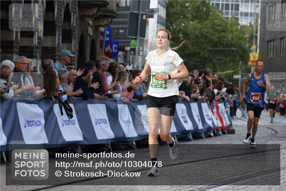 13.09.2026 - 21. swb-Marathon Bremen Strokosch-Dieckow http://msf.ph/oto/10304078 13.09.2026 12:57:31 Ziel 365, 850, 3368, 5912, 919, 4795 meine-sportfotos.de