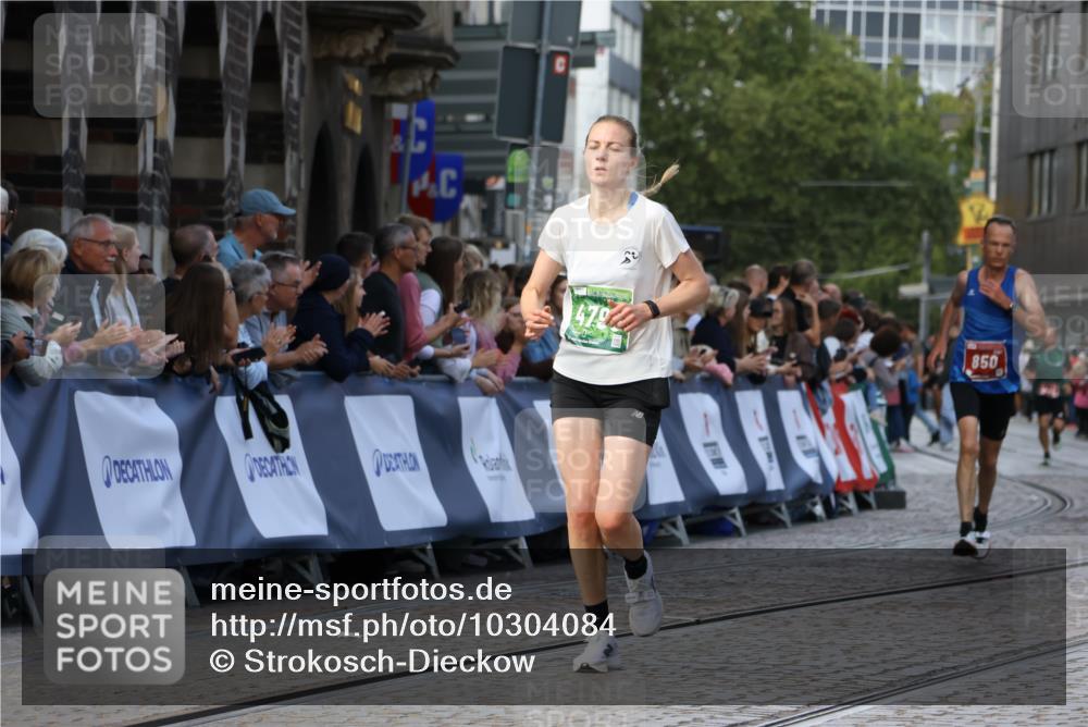 13.09.2026 - 21. swb-Marathon Bremen Strokosch-Dieckow http://msf.ph/oto/10304084 13.09.2026 12:57:31 Ziel 365, 850, 3368, 5912, 919, 4795 meine-sportfotos.de