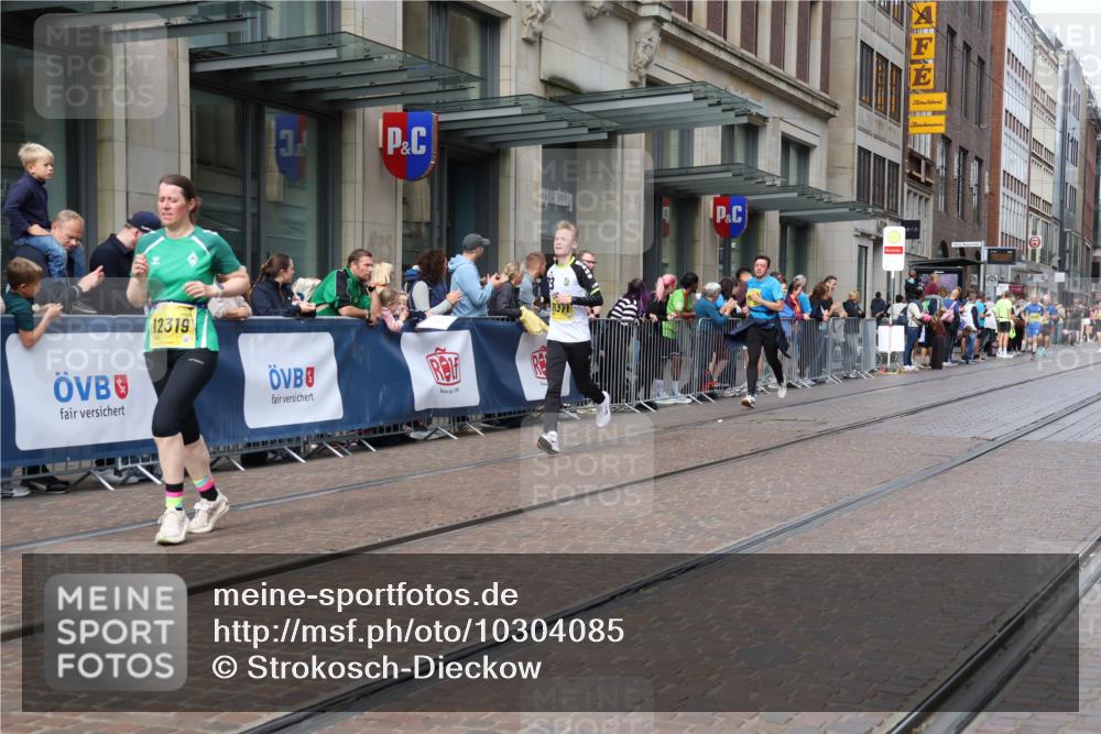 13.09.2026 - 21. swb-Marathon Bremen Strokosch-Dieckow http://msf.ph/oto/10304085 13.09.2026 10:52:11 Ziel 10193, 10761, 10812, 10906, 10958, 11109, 11144, 11350, 11362, 11604, 11605, 11610, 11669, 12319, 12361, 12439, 12533, 10218, 10588, 11277, 11285, 11371, 11376, 11487, 11555, 11784, 11869, 11877, 11962, 12349, 13578 meine-sportfotos.de