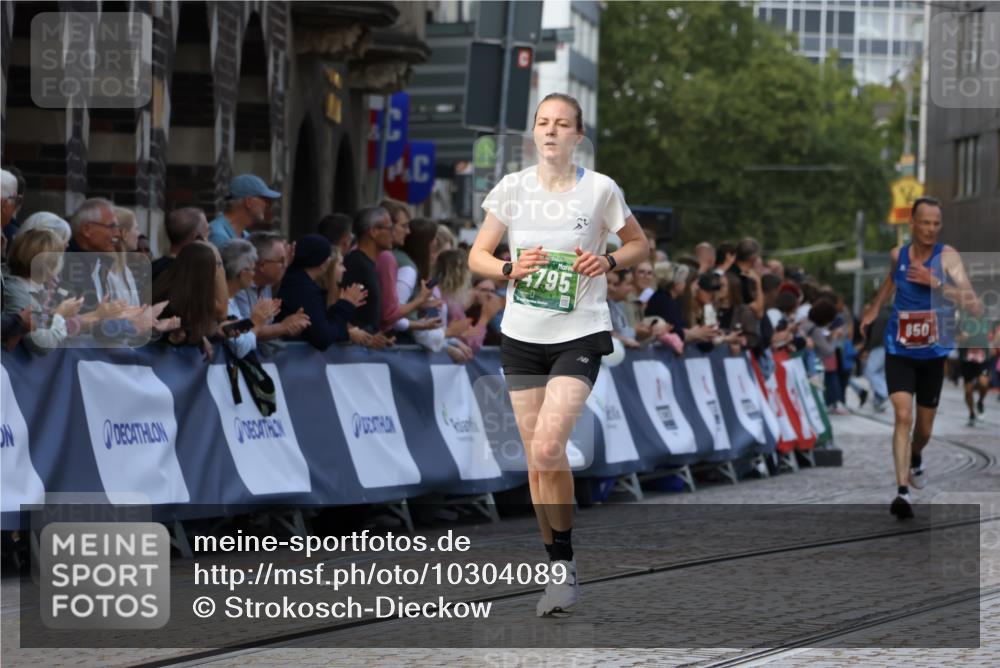 13.09.2026 - 21. swb-Marathon Bremen Strokosch-Dieckow http://msf.ph/oto/10304089 13.09.2026 12:57:31 Ziel 365, 850, 3368, 5912, 919, 4795 meine-sportfotos.de