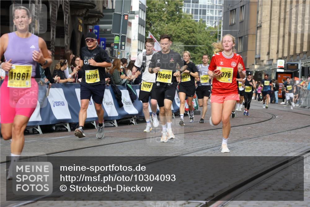 13.09.2026 - 21. swb-Marathon Bremen Strokosch-Dieckow http://msf.ph/oto/10304093 13.09.2026 10:50:57 Ziel 10267, 10525, 10764, 10840, 11220, 11276, 11664, 11742, 11753, 11774, 12052, 12070, 12078, 12309, 12447, 12488, 13544, 10200, 10471, 10515, 10808, 11339, 11537, 11625, 11626, 11801, 12303, 12407, 12552 meine-sportfotos.de