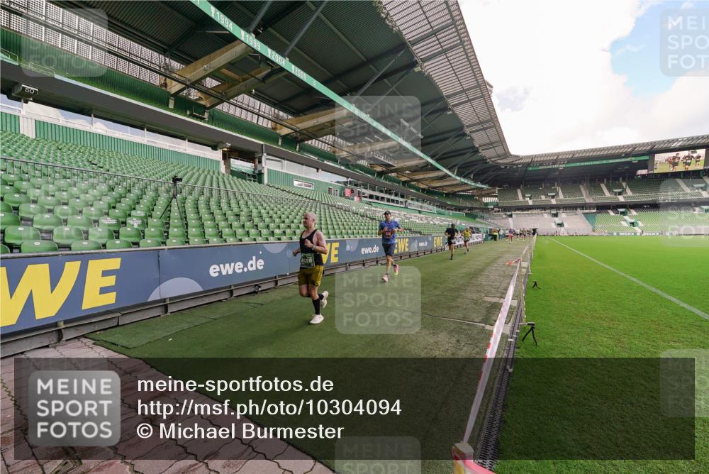 13.09.2026 - 21. swb-Marathon Bremen Michael Burmester http://msf.ph/oto/10304094 13.09.2026 12:48:43 Laufen im Stadion 382, 384, 524, 572, 621, 826, 889, 899, 1349, 1723, 1748, 1872, 1925, 2266, 2287, 2605, 2844, 2956, 3043, 3110, 3127, 3197, 3242, 3276, 3297, 3330, 3466, 3794, 3910, 3973, 4033, 4082, 4247, 4614, 4712, 4732, 4852, 4898, 4990, 4992, 5424, 5517, 5570, 5594, 5648, 5803, 5976, 6025, 6058, 6692, 6708, 6784, 6842, 6951, 7064, 7399, 7538, 7636, 7803, 7876, 8060, 8611, 8621, 8706, 8877, 8973, 8980, 8981, 9010, 9035, 9429, 9689, 9918, 195 meine-sportfotos.de