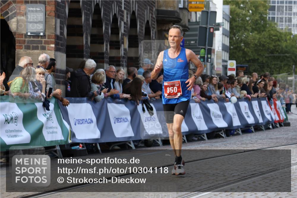 13.09.2026 - 21. swb-Marathon Bremen Strokosch-Dieckow http://msf.ph/oto/10304118 13.09.2026 12:57:36 Ziel 850, 1875, 3368, 5912 meine-sportfotos.de