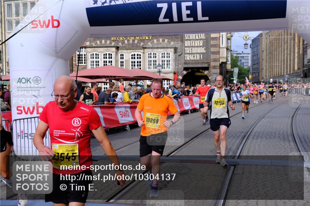 13.09.2026 - 21. swb-Marathon Bremen Tim E. http://msf.ph/oto/10304137 13.09.2026 10:47:39 Ziel 10189, 10270, 10310, 10319, 10807, 10898, 11187, 11269, 11462, 11469, 12048, 12195, 12296, 12298, 13528, 13545, 13589 meine-sportfotos.de
