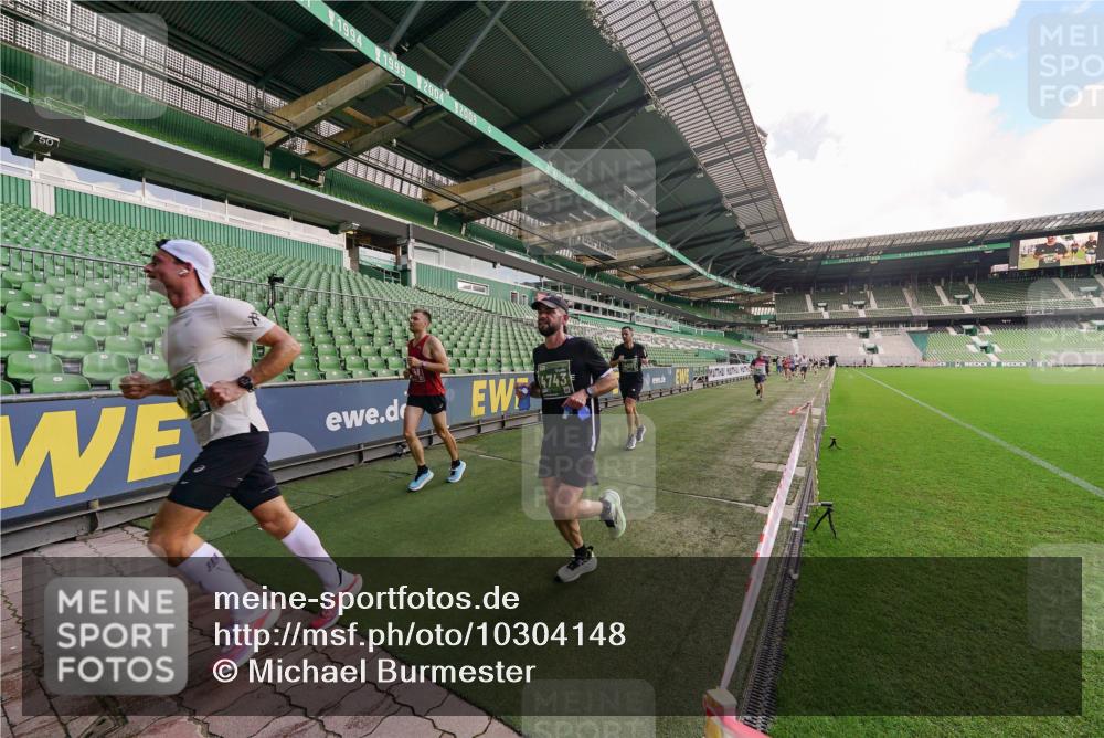 13.09.2026 - 21. swb-Marathon Bremen Michael Burmester http://msf.ph/oto/10304148 13.09.2026 12:49:09 Laufen im Stadion 382, 384, 524, 572, 663, 670, 779, 826, 889, 899, 1349, 1517, 1605, 1723, 1748, 1872, 1925, 2052, 2287, 2288, 2347, 2605, 2750, 2844, 2909, 2956, 3043, 3110, 3127, 3197, 3242, 3276, 3330, 3466, 3625, 3910, 3973, 4033, 4082, 4247, 4384, 4712, 4732, 4743, 4852, 4898, 4990, 5111, 5424, 5517, 5570, 5585, 5594, 5648, 6025, 6058, 6652, 6692, 6842, 6906, 6951, 7064, 7109, 7115, 7399, 7636, 7803, 7876, 8611, 8706, 8877, 8973, 8981, 9010, 9035, 9429, 195 meine-sportfotos.de