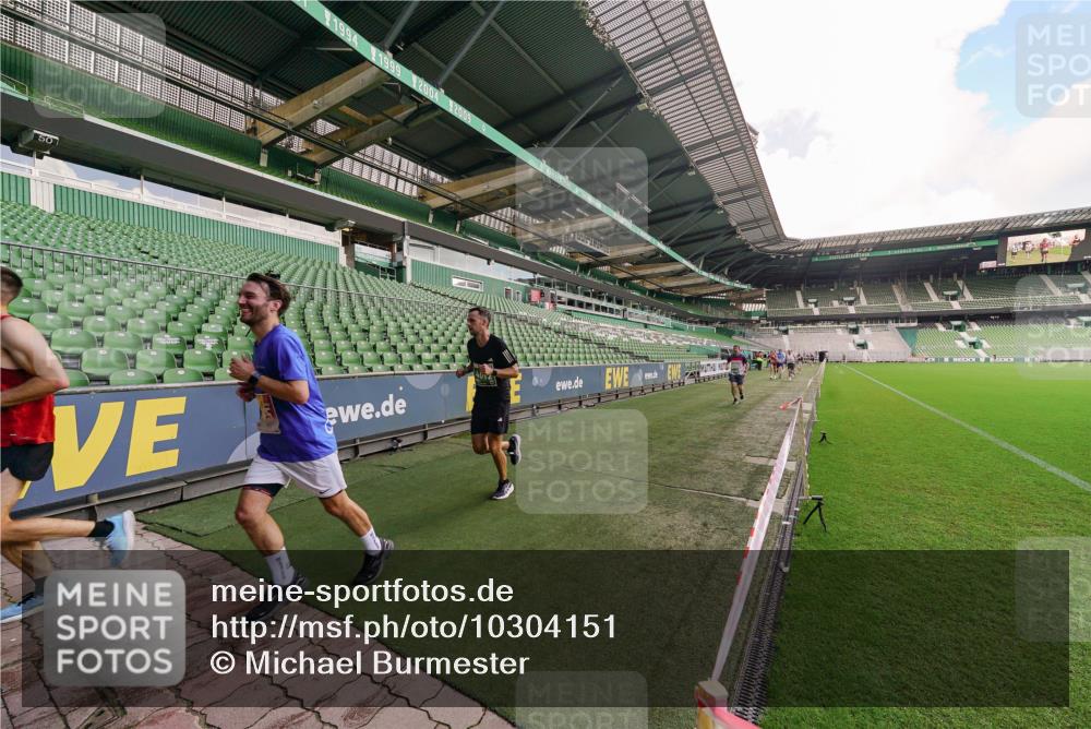 13.09.2026 - 21. swb-Marathon Bremen Michael Burmester http://msf.ph/oto/10304151 13.09.2026 12:49:10 Laufen im Stadion 382, 384, 524, 572, 663, 670, 779, 826, 889, 899, 1349, 1517, 1605, 1723, 1748, 1872, 1925, 2052, 2287, 2288, 2347, 2605, 2750, 2844, 2909, 2956, 3043, 3110, 3127, 3197, 3242, 3276, 3330, 3466, 3625, 3910, 3973, 4033, 4082, 4247, 4384, 4712, 4732, 4743, 4852, 4898, 4990, 5111, 5424, 5517, 5570, 5585, 5594, 5648, 6025, 6058, 6652, 6692, 6842, 6906, 6951, 7064, 7109, 7115, 7399, 7636, 7803, 7876, 8611, 8706, 8877, 8973, 8981, 9010, 9035, 9429, 195 meine-sportfotos.de