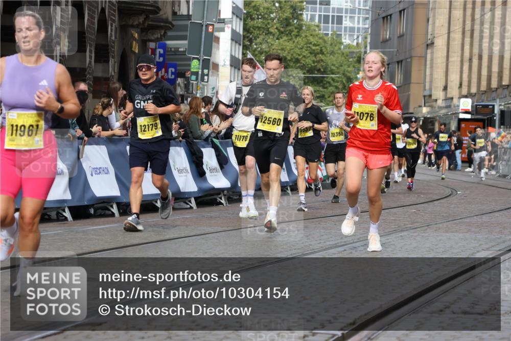 13.09.2026 - 21. swb-Marathon Bremen Strokosch-Dieckow http://msf.ph/oto/10304154 13.09.2026 10:50:57 Ziel 10267, 10525, 10764, 10840, 11220, 11276, 11664, 11742, 11753, 11774, 12052, 12070, 12078, 12309, 12447, 12488, 13544, 10200, 10471, 10515, 10808, 11339, 11537, 11625, 11626, 11801, 12303, 12407, 12552 meine-sportfotos.de