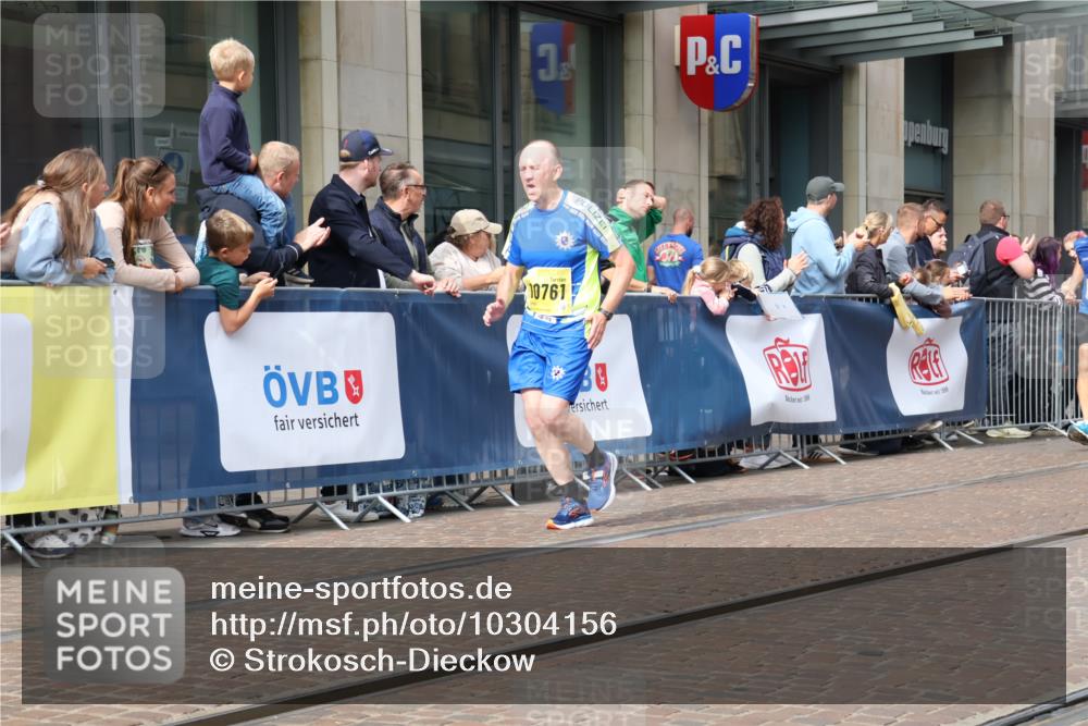 13.09.2026 - 21. swb-Marathon Bremen Strokosch-Dieckow http://msf.ph/oto/10304156 13.09.2026 10:52:21 Ziel 10193, 10339, 10652, 10734, 10761, 10812, 10827, 10906, 10958, 11002, 11038, 11109, 11144, 11350, 11362, 11597, 11604, 11605, 11669, 12338, 12361, 12399, 12439, 12533, 10588, 11371, 11487, 11610, 11877, 12319, 13578 meine-sportfotos.de