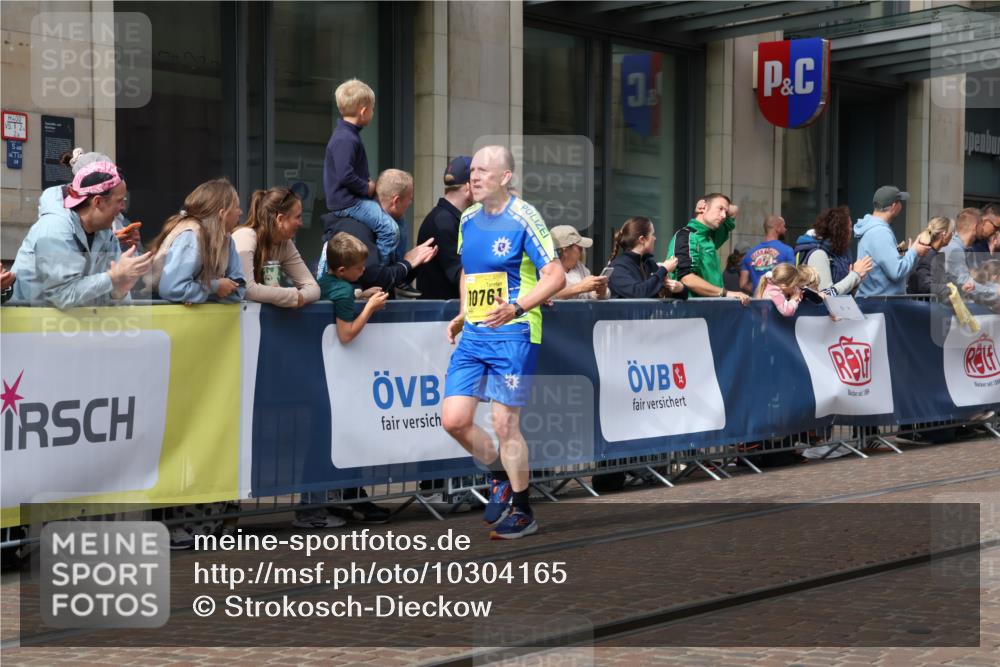 13.09.2026 - 21. swb-Marathon Bremen Strokosch-Dieckow http://msf.ph/oto/10304165 13.09.2026 10:52:22 Ziel 10193, 10339, 10652, 10734, 10761, 10812, 10827, 10906, 10958, 11002, 11038, 11109, 11144, 11350, 11362, 11597, 11604, 11605, 11669, 12338, 12361, 12399, 12439, 12533, 10588, 11371, 11487, 11610, 11669, 11877, 12319, 13578 meine-sportfotos.de