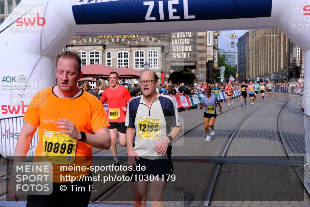13.09.2026 - 21. swb-Marathon Bremen Tim E. http://msf.ph/oto/10304179 13.09.2026 10:47:41 Ziel 10189, 10270, 10310, 10319, 10807, 10873, 10898, 11187, 11269, 11462, 11469, 11646, 12048, 12195, 12296, 12298, 13521, 13528, 13545, 13589 meine-sportfotos.de