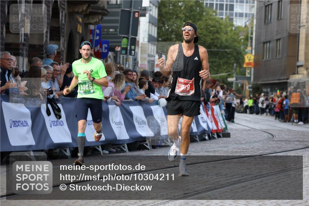 13.09.2026 - 21. swb-Marathon Bremen Strokosch-Dieckow http://msf.ph/oto/10304211 13.09.2026 12:57:58 Ziel 919, 2986, 4795, 6264, 2073, 2099, 9065 meine-sportfotos.de