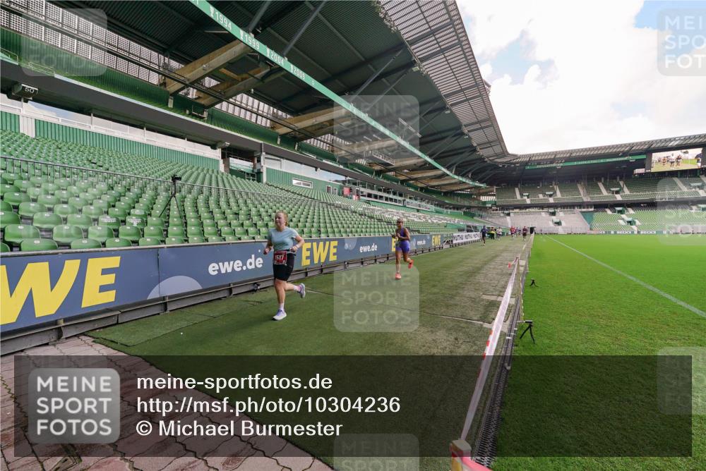 13.09.2026 - 21. swb-Marathon Bremen Michael Burmester http://msf.ph/oto/10304236 13.09.2026 12:49:53 Laufen im Stadion 469, 524, 572, 663, 670, 779, 826, 899, 1349, 1513, 1517, 1605, 1723, 1748, 1998, 2052, 2130, 2287, 2288, 2291, 2347, 2360, 2750, 2909, 3043, 3197, 3276, 3330, 3625, 3647, 3973, 4033, 4082, 4247, 4368, 4384, 4732, 4743, 4852, 4888, 4898, 4990, 5111, 5314, 5377, 5383, 5424, 5517, 5570, 5585, 5594, 5620, 5627, 5636, 5648, 6267, 6471, 6652, 6668, 6692, 6842, 6901, 6906, 7064, 7109, 7115, 7121, 7636, 7876, 9035, 195 meine-sportfotos.de